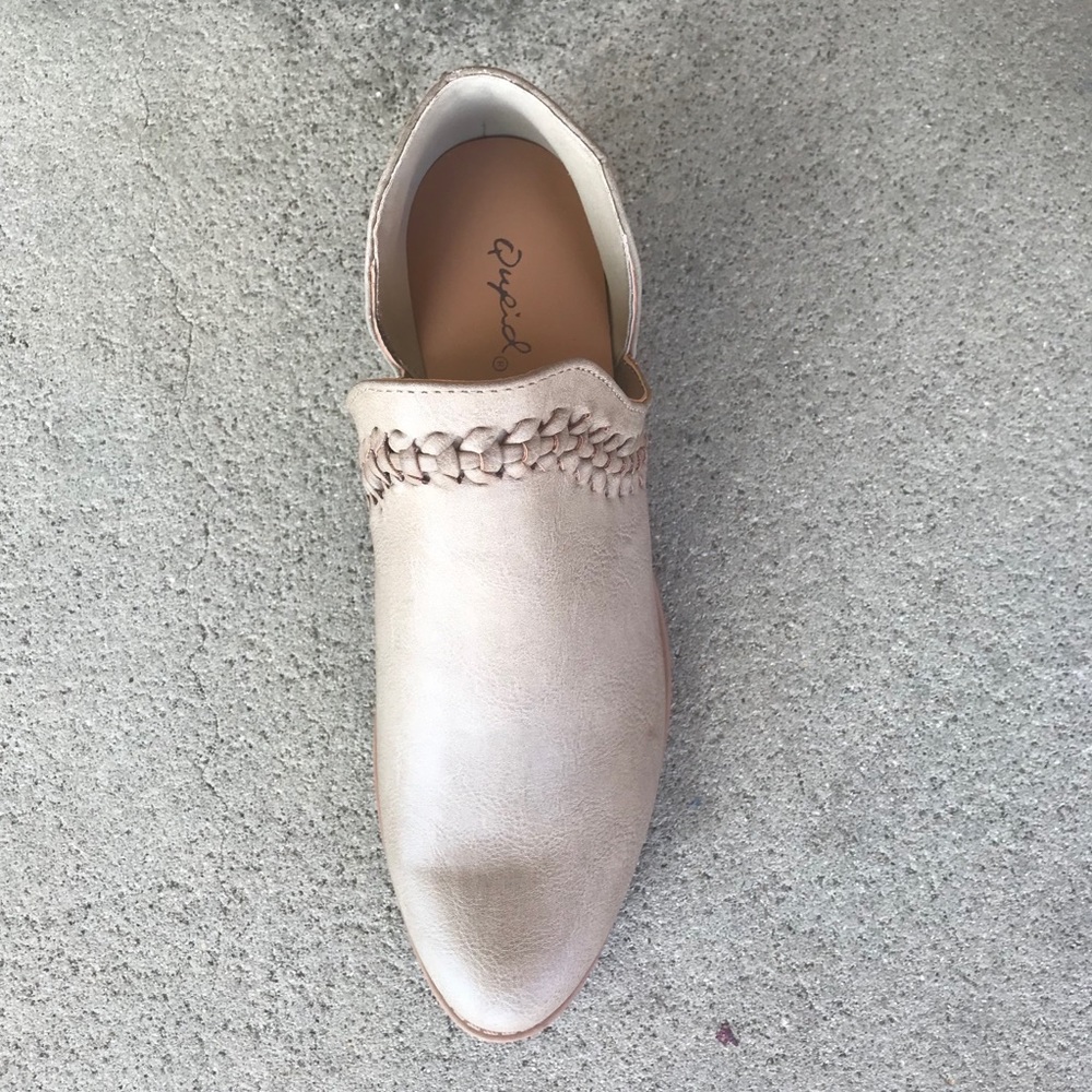 Last 1! Qupid TAUPE SIDE CUT BOOTIE, woven detail - Picture 3 of 4